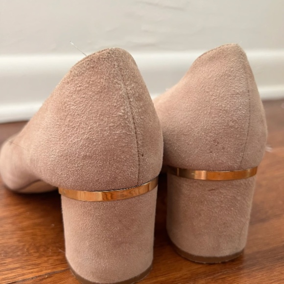 Kate Spade Beige Dolores Too Suede Stacked Gold Heels Size 8 - Picture 5 of 9